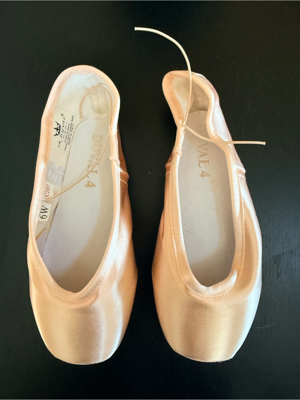 Duval Ballet Pointe Shoes in Light Pink Satin